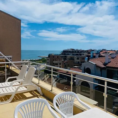 Golden Sea View 2 Apartament *